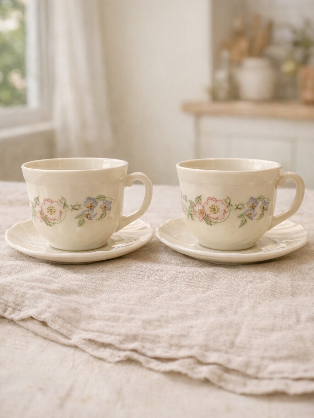 Arcopal France Floral Teacup & Saucer Set – Vintage Opal Glass